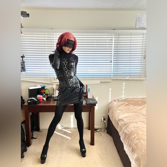 Meet Your Posher - Picture 7 of 16